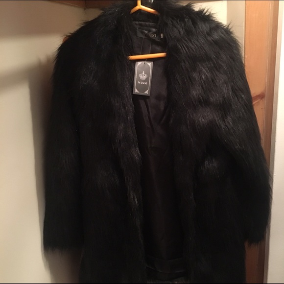 Wenxi Jackets & Blazers - NWT WENXI FAUX FUR